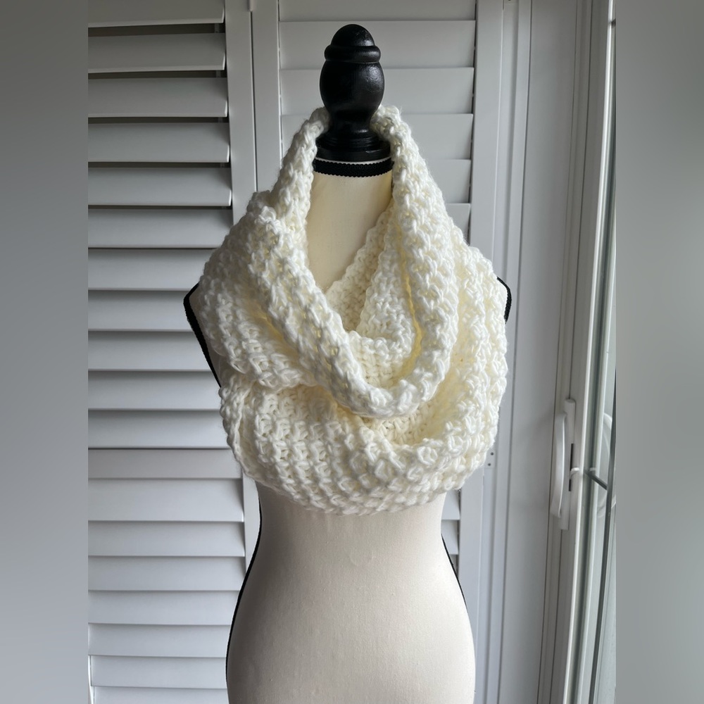 OLD NAVY INFINITY SCARF Cream NWT